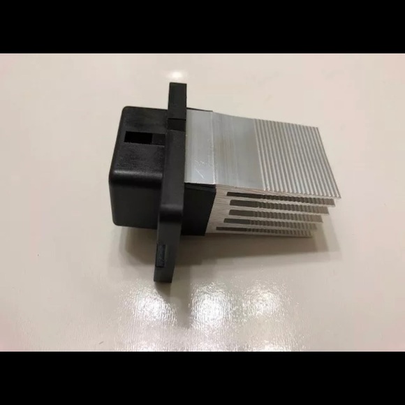 New HVAC Blower Motor Resistor - Picture 3 of 4